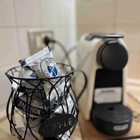 Wanderlust Traveller San Lazzaro *