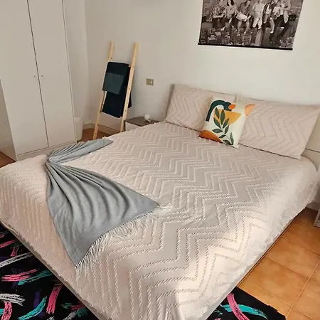 Wanderlust Traveller San Lazzaro * La Mura San Carlo