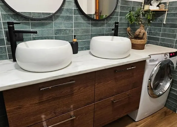 Wanderlust Traveller San Lazzaro